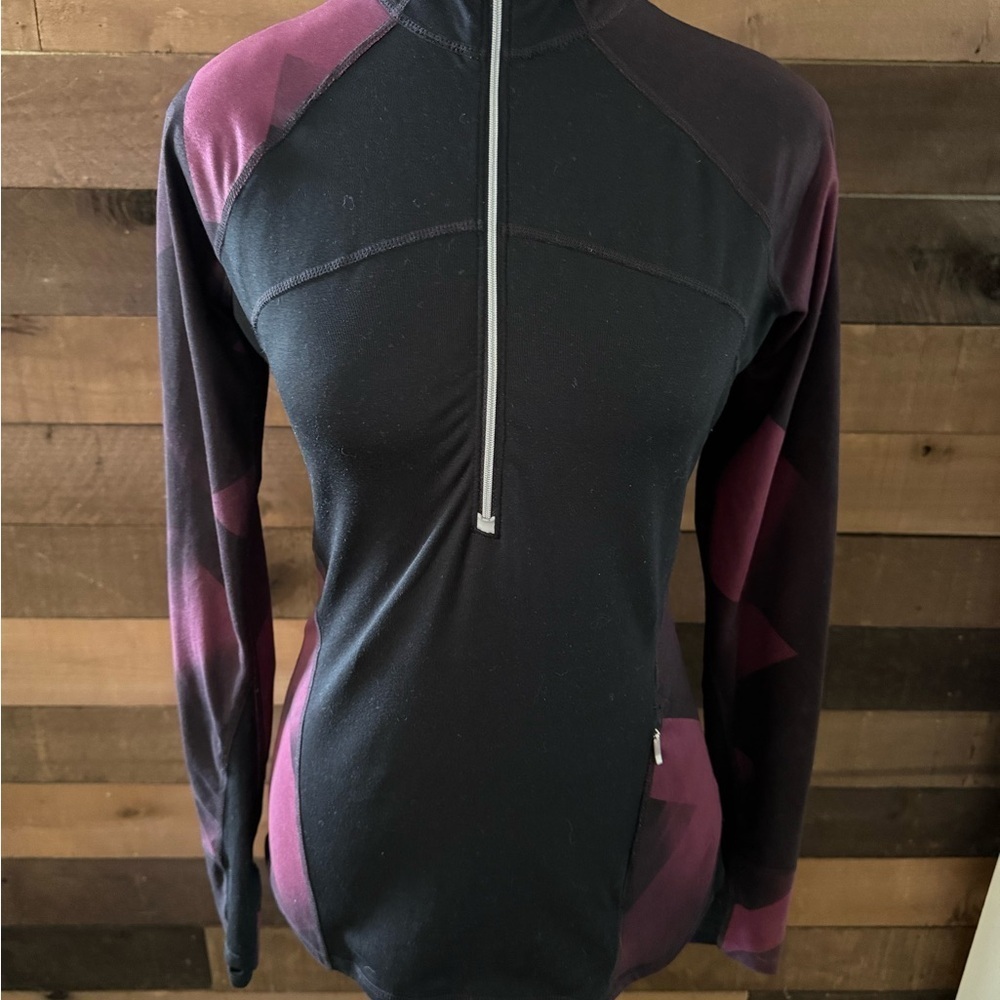 Athleta Women's Black and Purple Long Sleeve Top